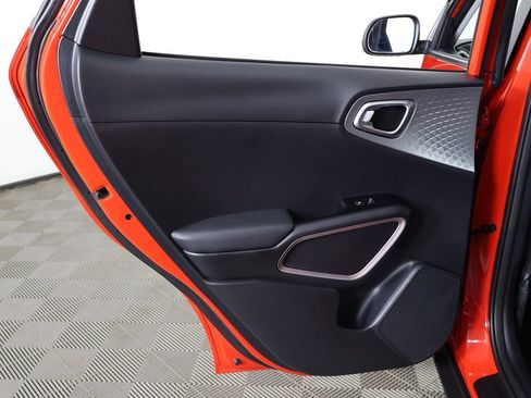 Used 2022 Kia Soul LX image 21