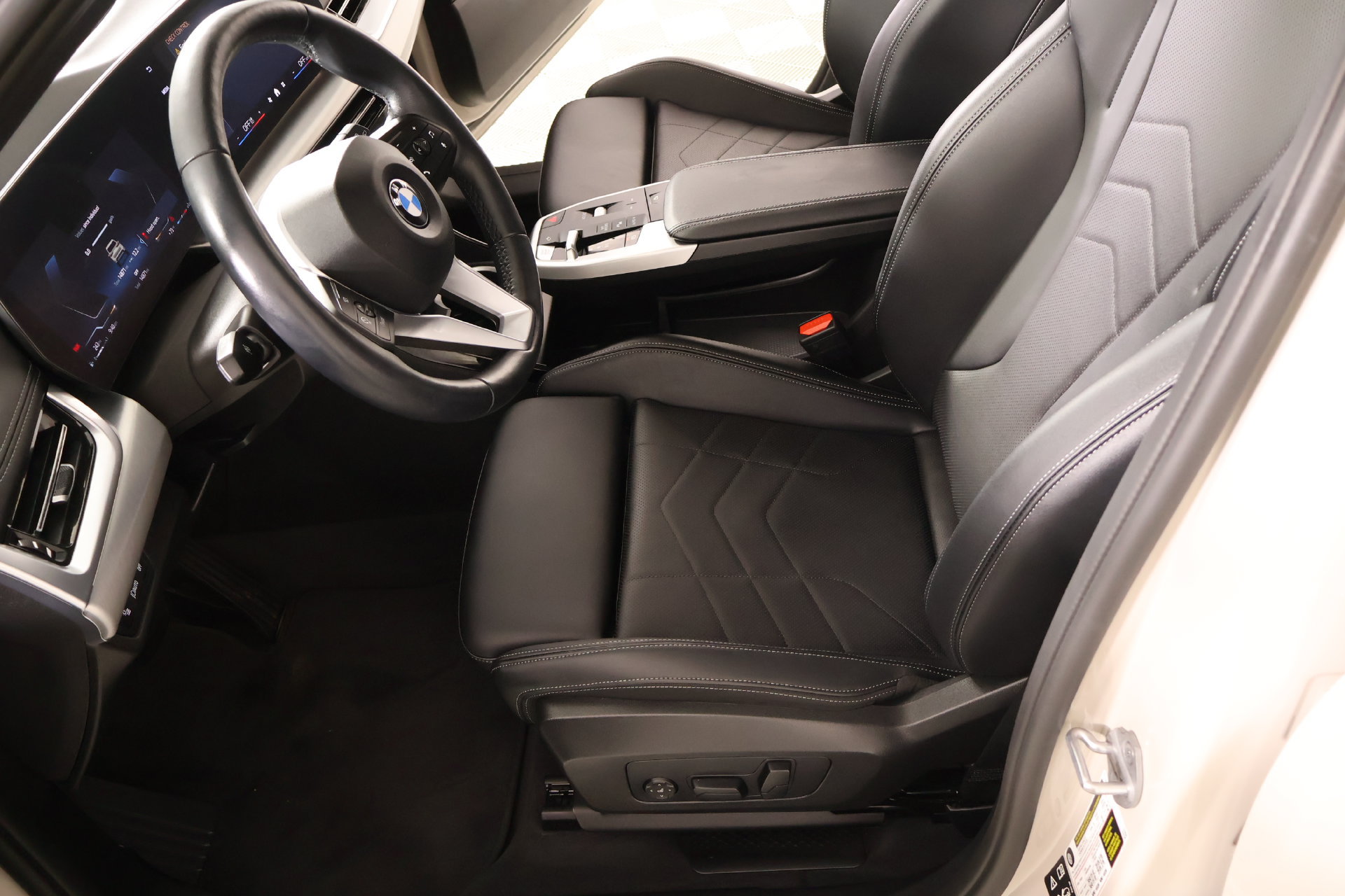 Used 2026 BMW X1 xDrive28i AWD/4WD image 11