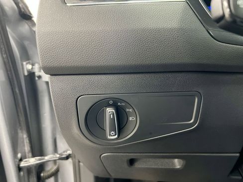 Used 2023 Volkswagen Tiguan SE image 18