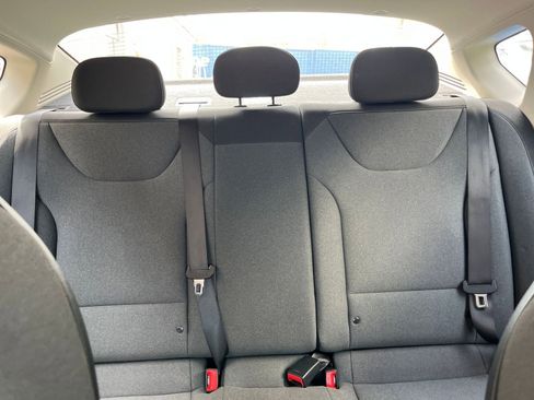 Used 2025 Kia K4 LXS image 37