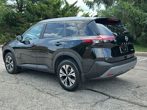Certified 2023 Nissan Rogue SV w/ SV Premium B Package AWD/4WD image 7