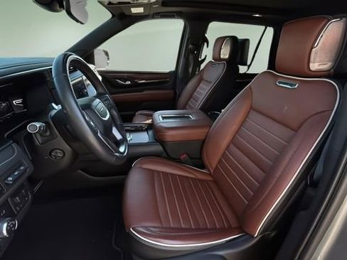 Used 2023 GMC Yukon Denali Ultimate AWD/4WD image 18