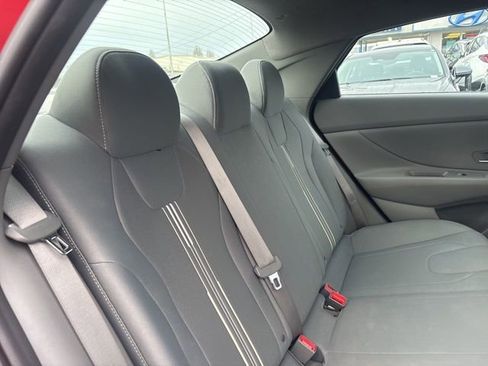 Used 2023 Hyundai Elantra SEL w/ Cargo Package image 12