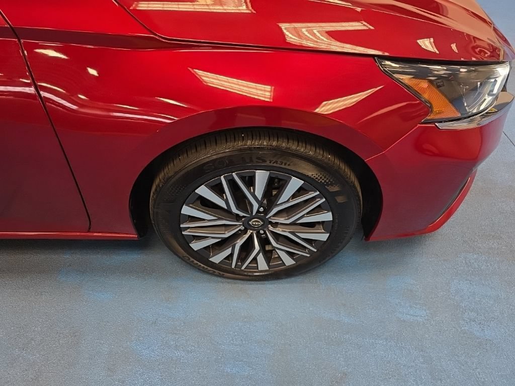 Used 2025 Nissan Altima 2.5 SV FWD image 4