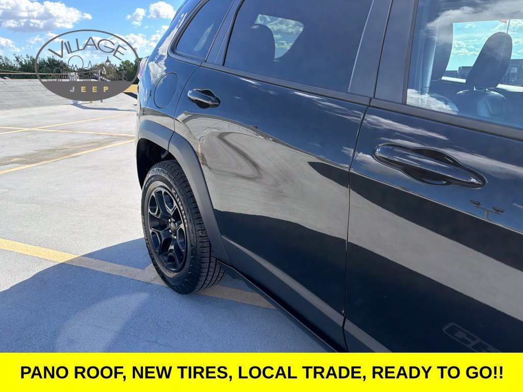 Used 2022 Jeep Cherokee Latitude w/ Sun & Sound Group AWD/4WD image 19