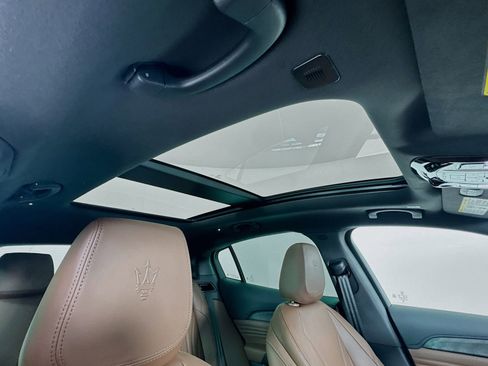 New 2025 Maserati Grecale GT image 22