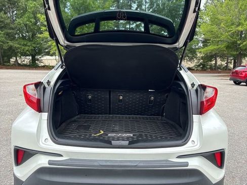 Used 2019 Toyota C-HR Limited FWD image 13