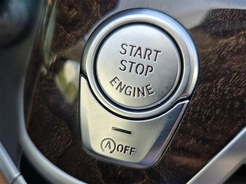 Used 2019 BMW 750i xDrive w/ Executive Package image 26