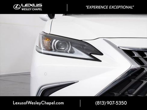 Certified 2023 Lexus ES 250 w/ Premium Package AWD/4WD image 11