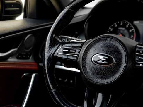 Used 2019 Kia Stinger GT1 RWD image 22