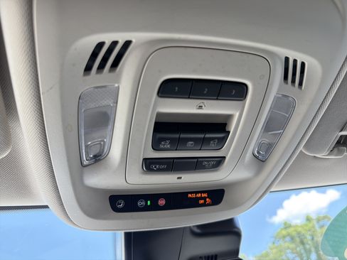 Certified 2023 Buick Envision Avenir FWD image 23