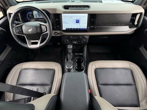 Used 2023 Ford Bronco Wildtrak image 11