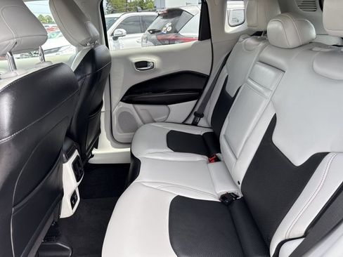 Used 2017 Jeep Compass Limited AWD/4WD image 6