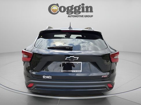 New 2026 Chevrolet Trax RS w/ Sunroof Package FWD image 4