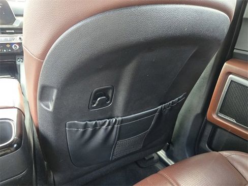 Used 2023 Kia Telluride EX w/ EX Captain's Chair Package image 15