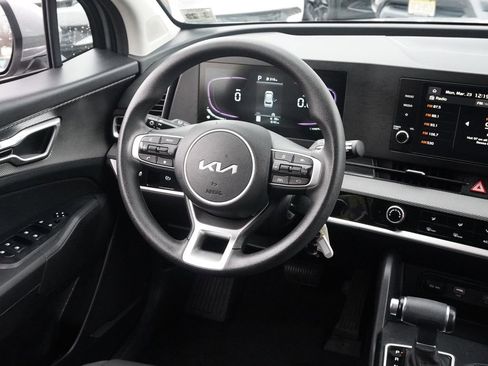 Used 2024 Kia Sportage LX image 22