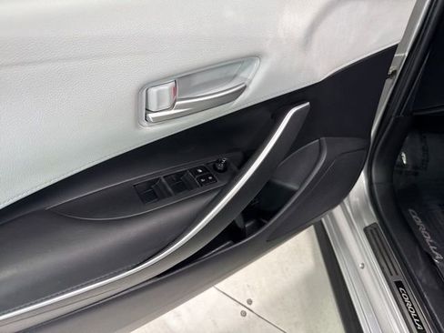 Used 2020 Toyota Corolla SE w/ SE Premium Package image 8