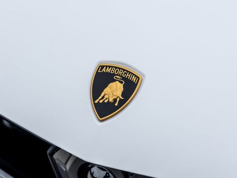 Used 2025 Lamborghini Urus SE image 16