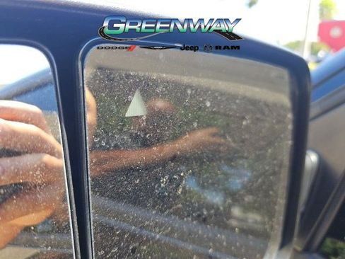 Used 2024 RAM 1500 Laramie AWD/4WD image 16