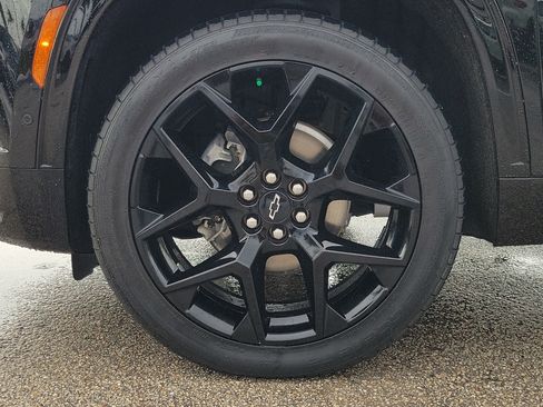 Used 2024 Chevrolet Traverse RS w/ LPO, Floor Liner Package FWD image 9