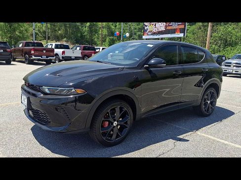 Certified 2025 Dodge Hornet GT w/ GT Plus Package AWD/4WD image 4