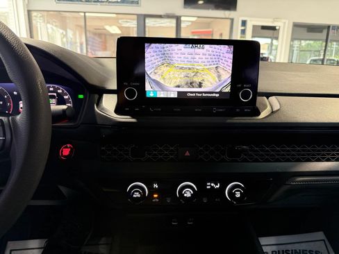 Used 2025 Honda Accord LX image 13