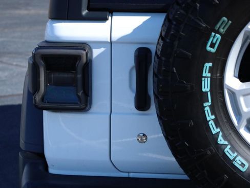 Used 2018 Jeep Wrangler Unlimited Sport S image 27