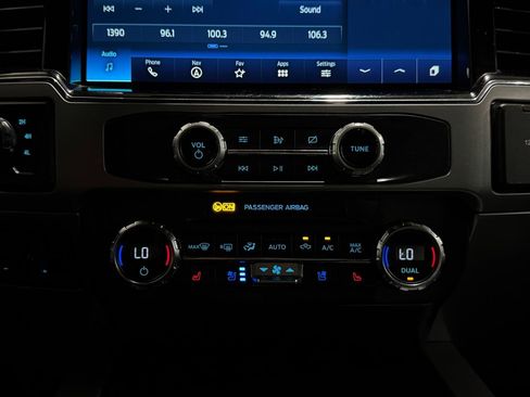 Used 2022 Ford F350 Lariat w/ Lariat Value Package AWD/4WD image 31