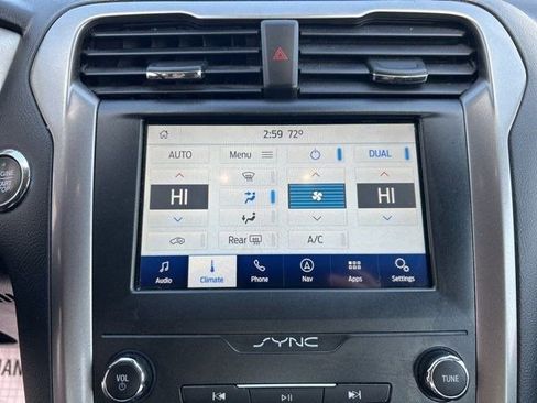 Used 2020 Ford Fusion SE image 23