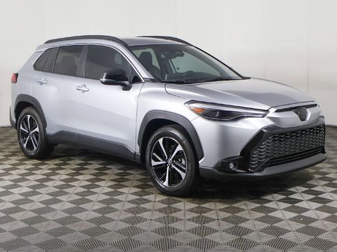 Used 2025 Toyota Corolla Cross AWD Hybrid w/ Convenience Package image 2