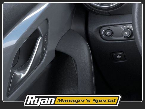 New 2025 Chevrolet Blazer LT image 22