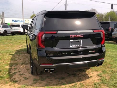 Used 2025 GMC Yukon AT4 w/ AT4 Premium Plus Package AWD/4WD image 5