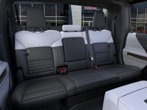 New 2025 GMC Hummer EV 2X w/ Extreme Off-Road Package image 17