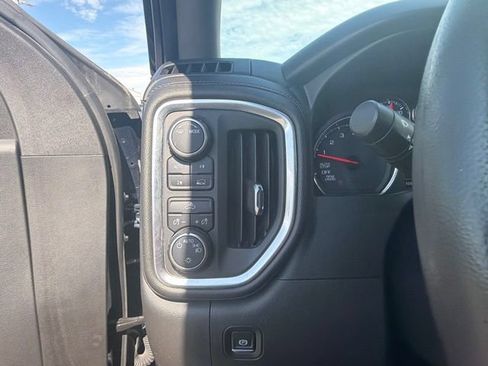 Used 2020 Chevrolet Silverado 1500 LT AWD/4WD image 25