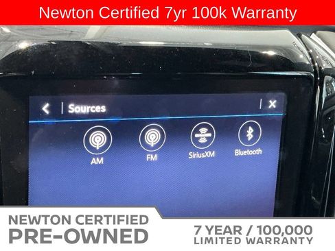 Used 2023 Chevrolet Traverse LT FWD image 23