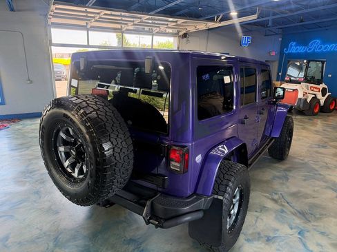 Used 2017 Jeep Wrangler Unlimited Sahara AWD/4WD image 10