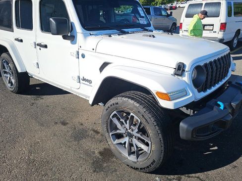 Used 2024 Jeep Wrangler Unlimited AWD/4WD image 2