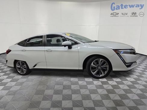 Used 2018 Honda Clarity Touring image 1