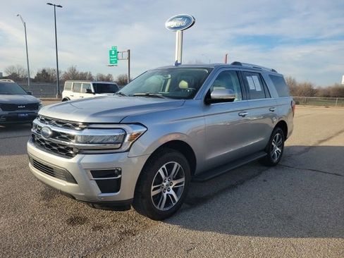 Used 2024 Ford Expedition Limited image 21
