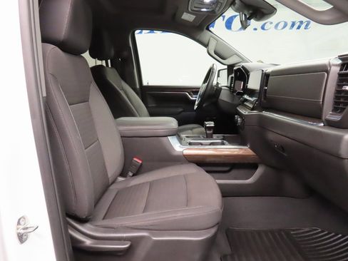 Used 2024 Chevrolet Silverado 1500 RST image 23