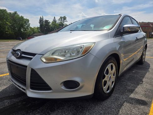 Used 2012 Ford Focus S FWD image 2