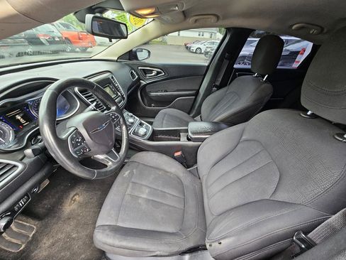 Used 2016 Chrysler 200 Limited w/ Convenience Group FWD image 18