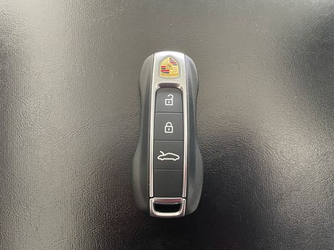 Used 2025 Porsche 911 Carrera image 25