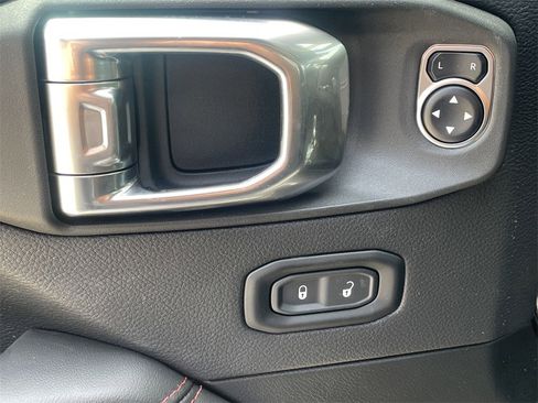 New 2025 Jeep Gladiator Rubicon image 12