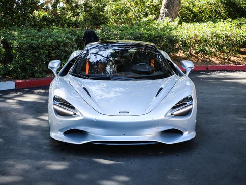 Used 2024 McLaren 750S Spider RWD image 2