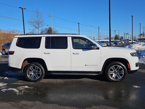 Used 2024 Jeep Wagoneer Series II w/ Flexible Seating Group image 4