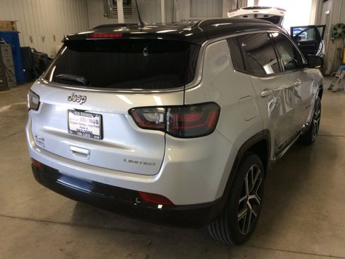 Used 2025 Jeep Compass Limited w/ Elite Group image 7