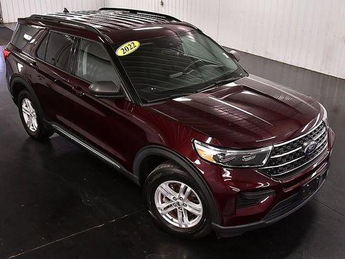 Used 2022 Ford Explorer XLT image 13