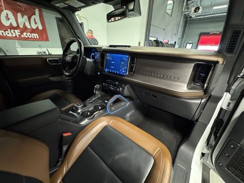 Used 2021 Ford Bronco Outer Banks AWD/4WD image 14