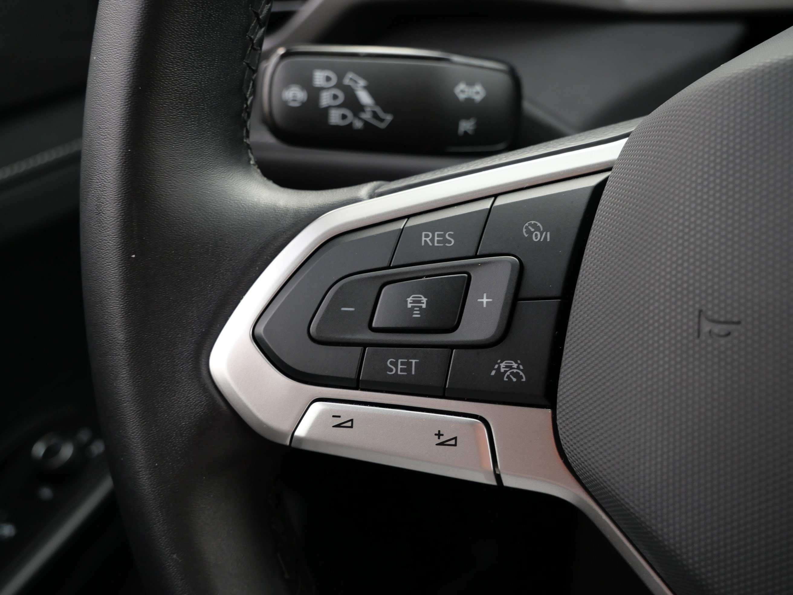 Certified 2025 Volkswagen Taos SE AWD/4WD image 26